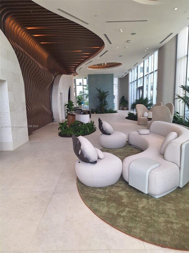 Foto del edificio - 400 NE 24th St