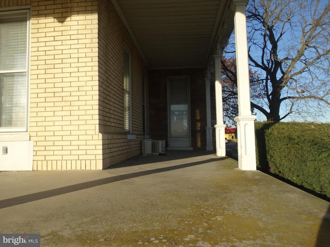 Foto principal - 130 N Antrim Way
