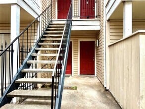 Building Photo - 2750 Holly Hall St