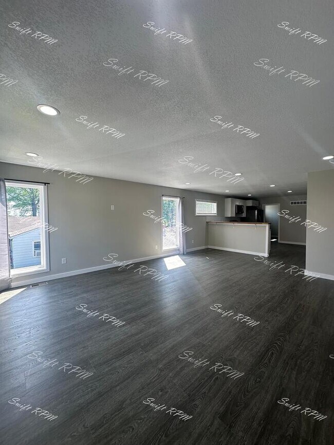 Building Photo - 119 Kickapoo St