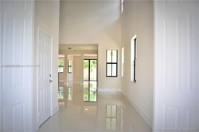 Foto del edificio - 6930 NW 106th Ave