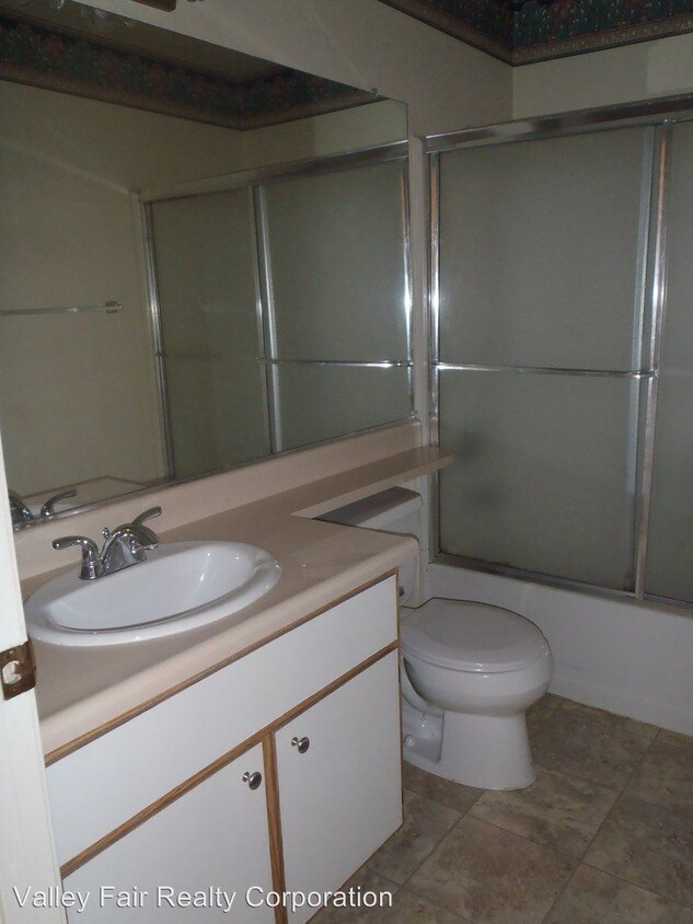 Building Photo - 1302 Eastwind Dr