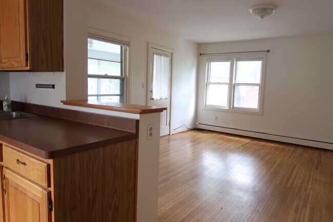 living room - 20 Avondale Park
