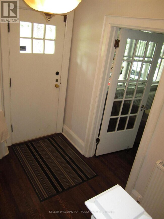 Building Photo - 145 Glengrove Ave W