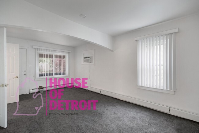 Building Photo - 2 BEDROOM | 1 BATH | FREE PRE SCREEN
