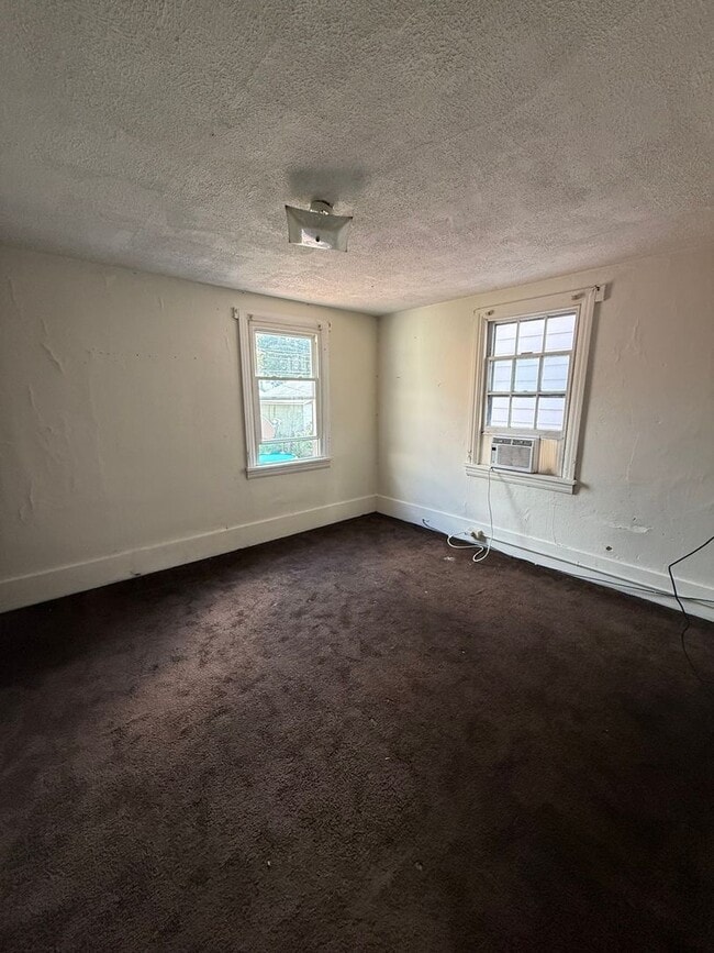 Building Photo - 205 3rd Ave