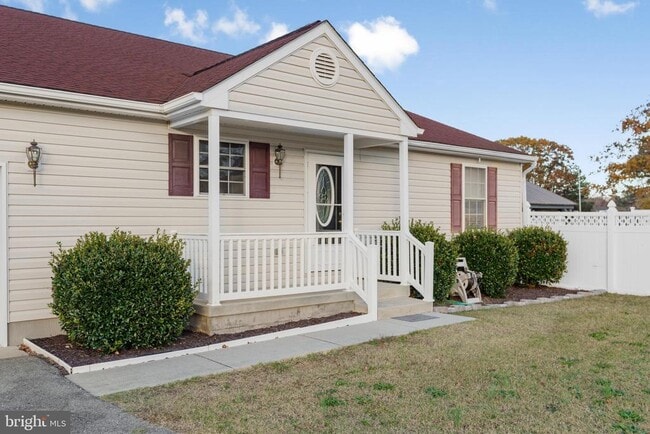 Building Photo - 41166 Glenwood Pl