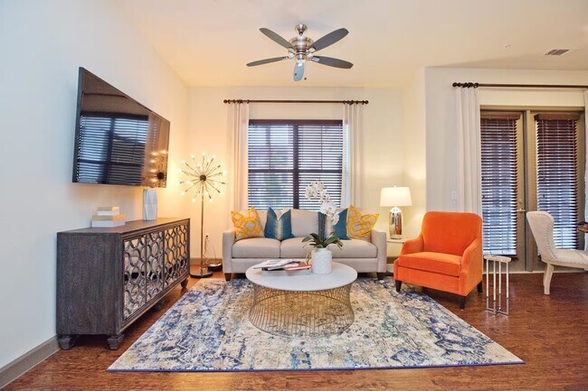 Building Photo - Spacious 2-Bed, 2-Bath | Modern Design Fea...
