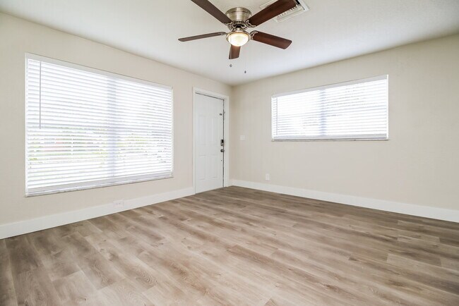 Building Photo - 5383 Eadie Pl