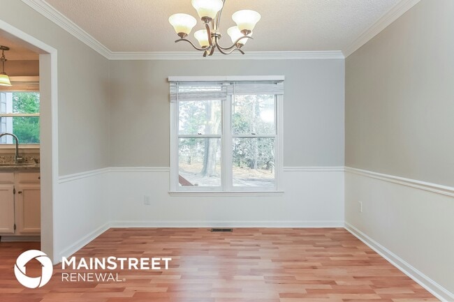 Building Photo - 828 Penncross Dr