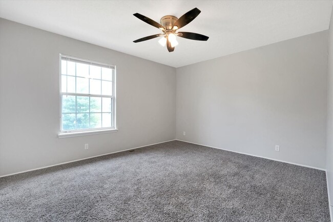 Building Photo - Two bedroom Townhome bath and half.  Washer and Dryer Connections