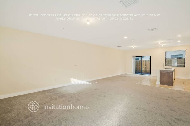 Foto del edificio - 10449 NW 82nd St