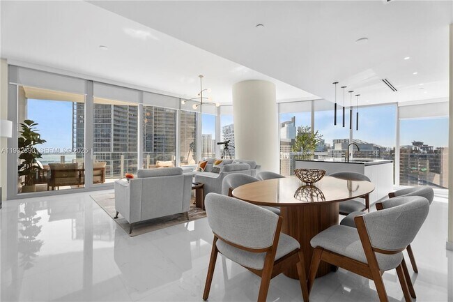 Foto del edificio - 300 Biscayne Blvd Way