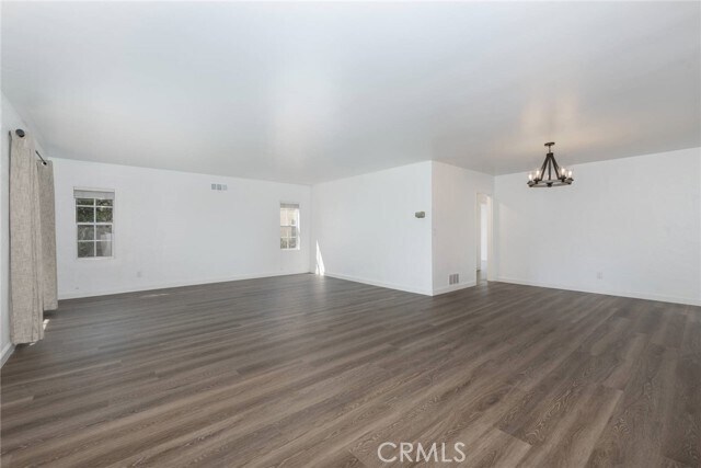Foto del edificio - 4213 Wilkinson Ave