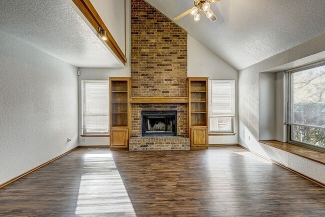 Building Photo - 4 Bed 2 Bath in Moore School District