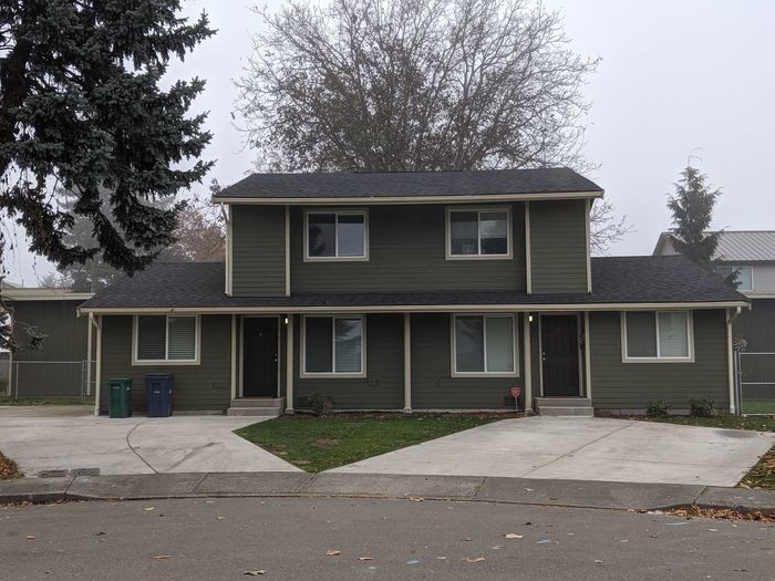 Primary Photo - 3 Bedroom Duplex Available in Auburn