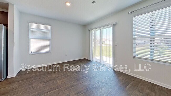 Foto del edificio - 5471 Hollow Birch Dr
