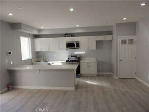Building Photo - 22735 Del Valle St