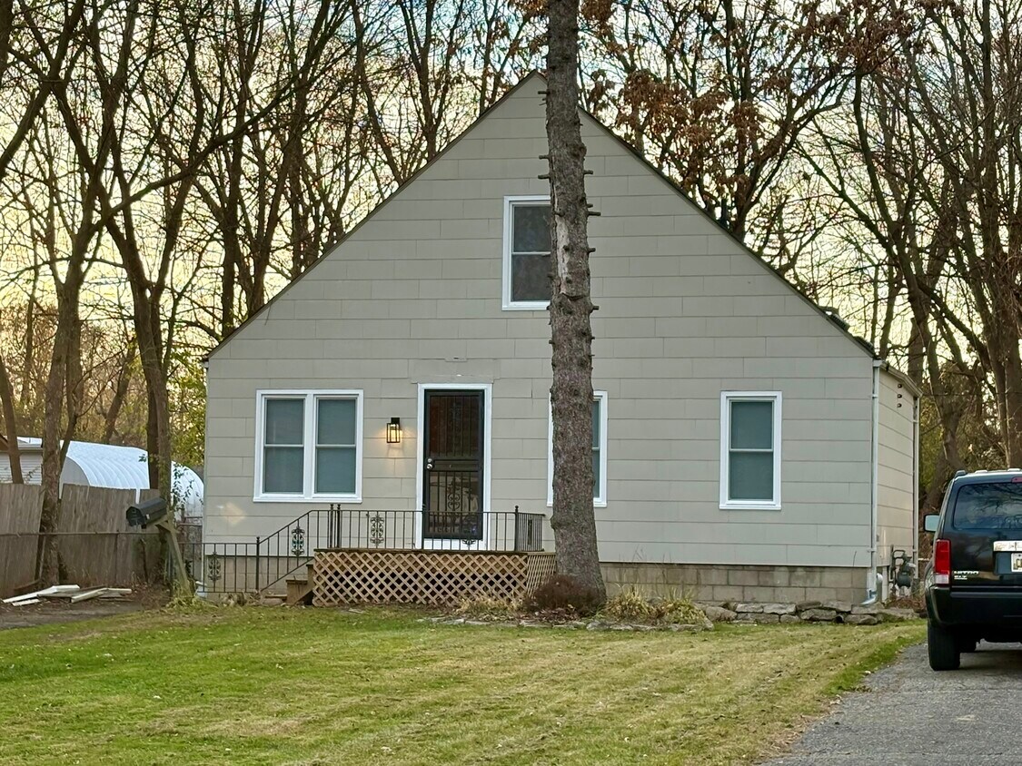 Foto principal - 19365 Grandview St