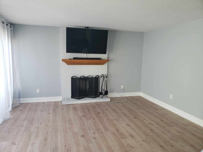 Building Photo - 1131 Wagon Wheel Cir