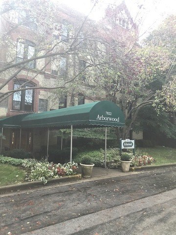 Foto principal - 7824 Madison St