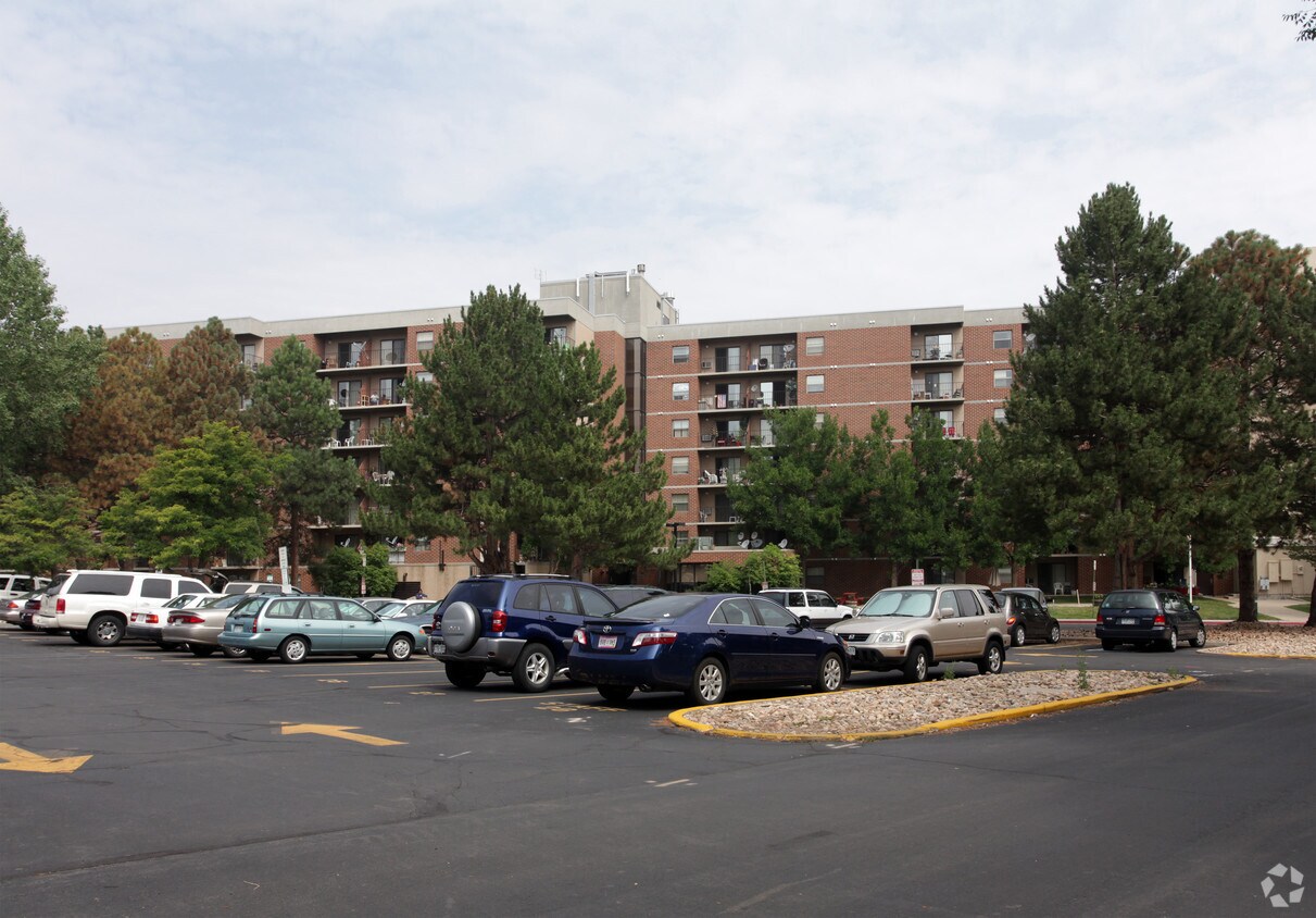 Foto del edificio - Amity Plaza Senior Housing
