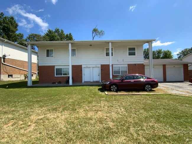 Building Photo - 3 BR/ 1.5 Bath Duplex for rent