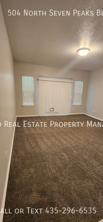 Foto del edificio - 504 N Seven Peaks Blvd