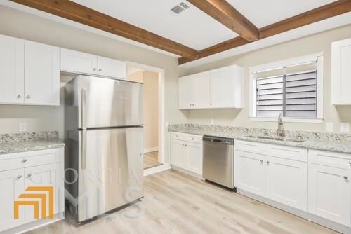 Building Photo - 673 Woodhaven Downs