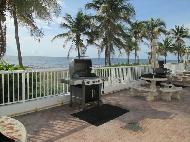 Building Photo - 1370 S Ocean Blvd