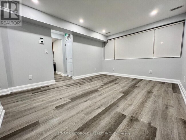 Photo du bâtiment - 25 Glenside Ave