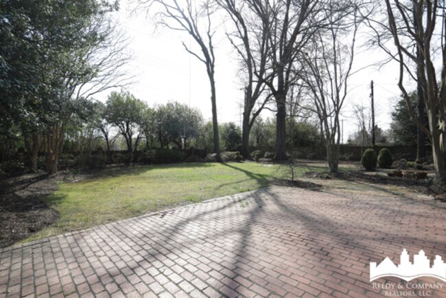 Foto del edificio - 1264 Yorkshire Dr