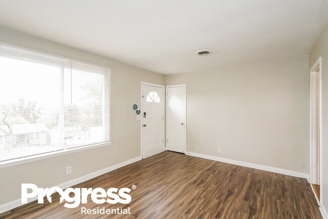 Foto del edificio - 4131 Farmview Dr
