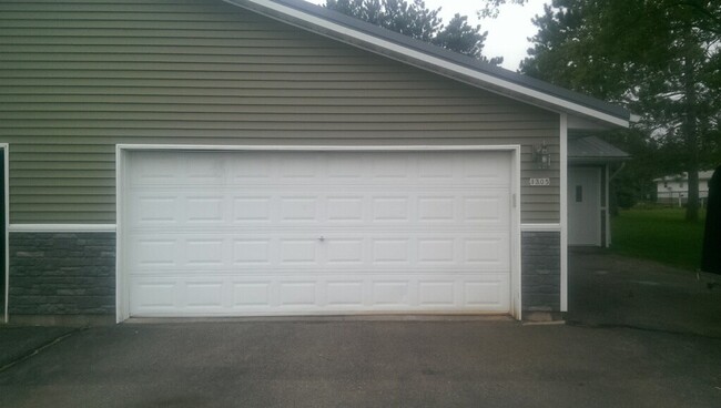 Building Photo - 1305 Mink Rd
