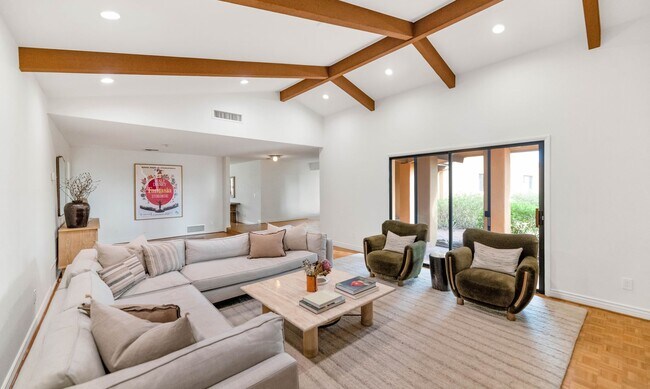 Building Photo - 4626 E. Mountain View Ct Phoenix, AZ 85028