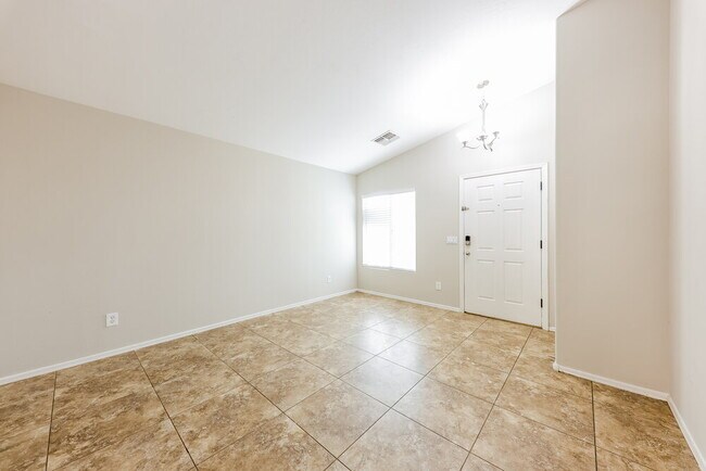 Foto del edificio - 12024 W Rosewood Dr