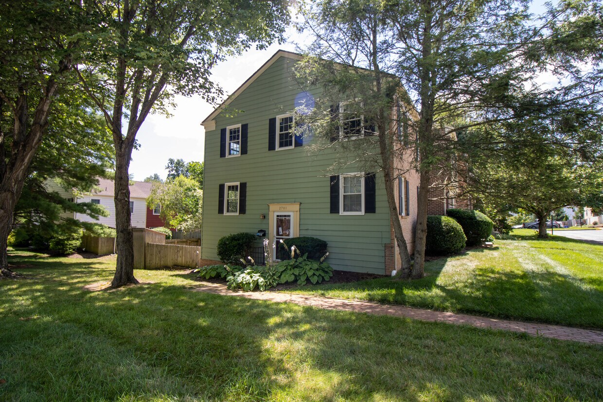 2701 Chelsea Ct, Blacksburg, VA 24060 Townhome Rentals in Blacksburg