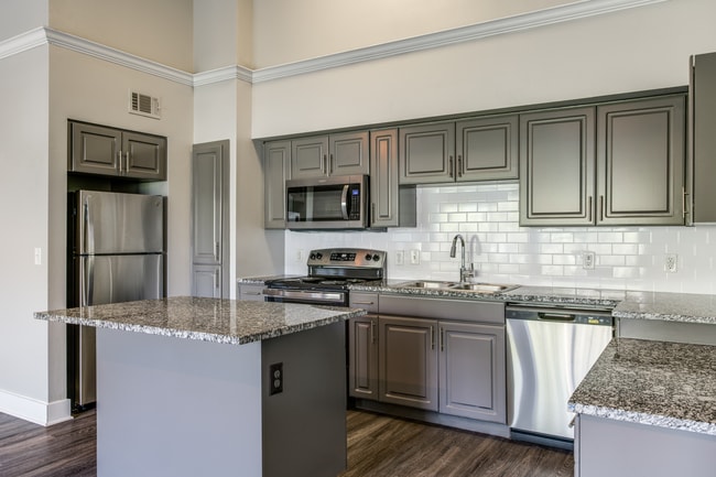 Building Photo - Ellwood at Lake Travis