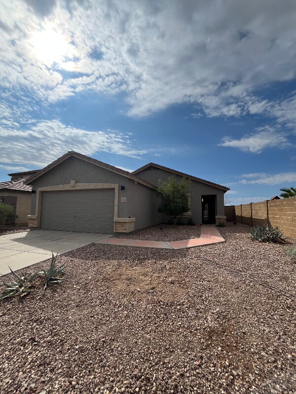 Foto principal - 22777 W Pima St