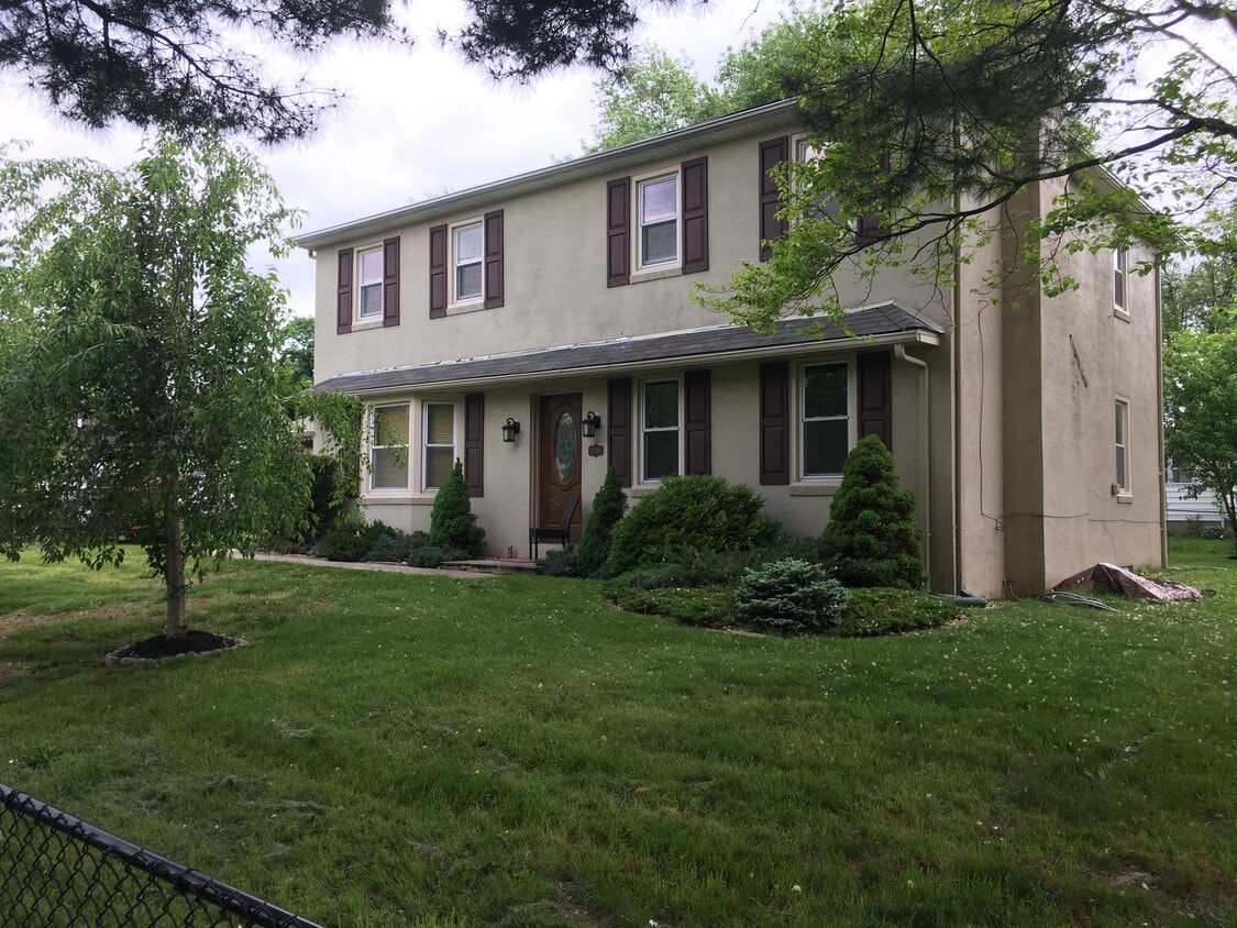Primary Photo - 4228 Spruce Ave