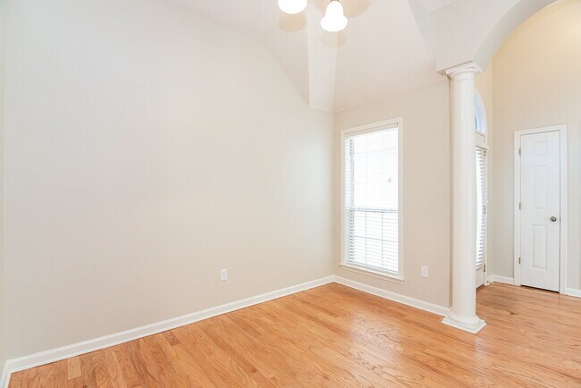 Foto del edificio - 50 Willow Crest Cove