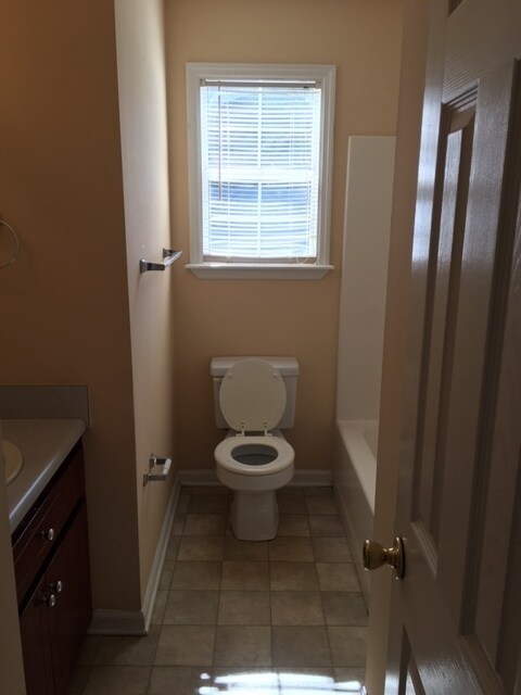 Building Photo - 2 bedroom/2bath House in Valdosta