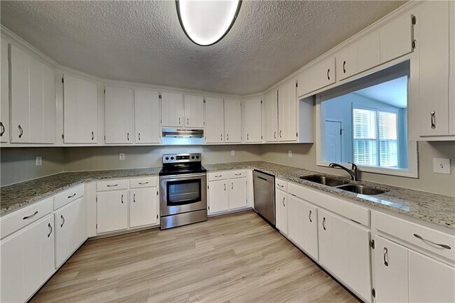 Building Photo - 3408 Spinnaker Way