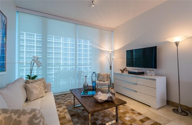 Foto del edificio - 6799 Collins Ave