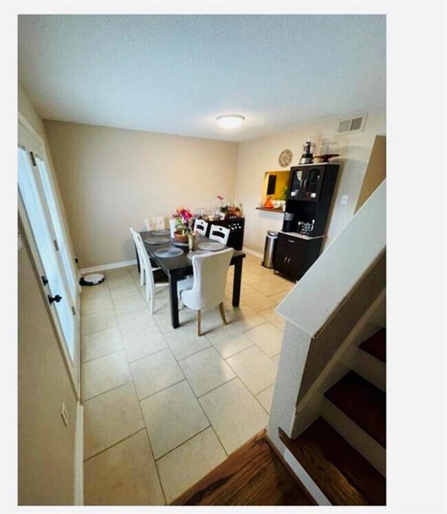 Building Photo - 1715 Moritz Dr