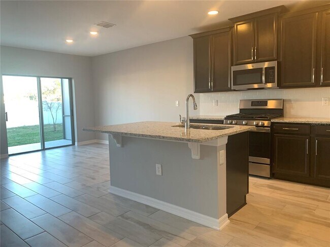 Foto del edificio - 234 Cedar Bark Ln