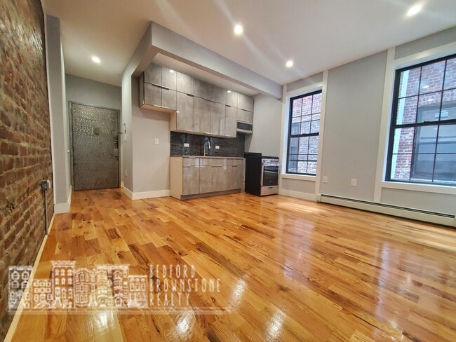 Foto del edificio - 640 Elton St