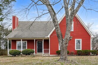 Building Photo - 2215 Leeds Ct