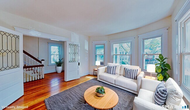 Foto del edificio - 134 Mansfield St