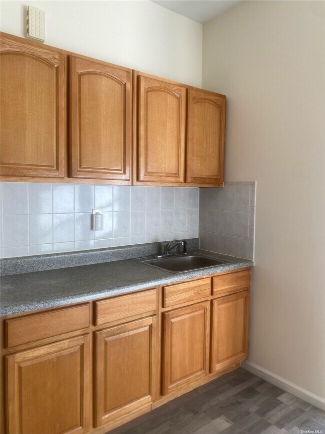 Foto del edificio - 71-52 68th Pl